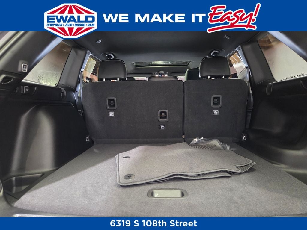 2026 Jeep Grand Cherokee Laredo