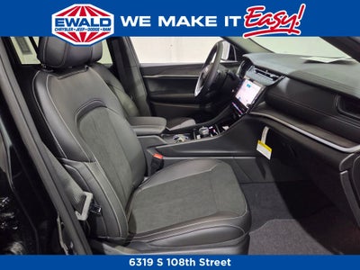 2026 Jeep Grand Cherokee Laredo Altitude