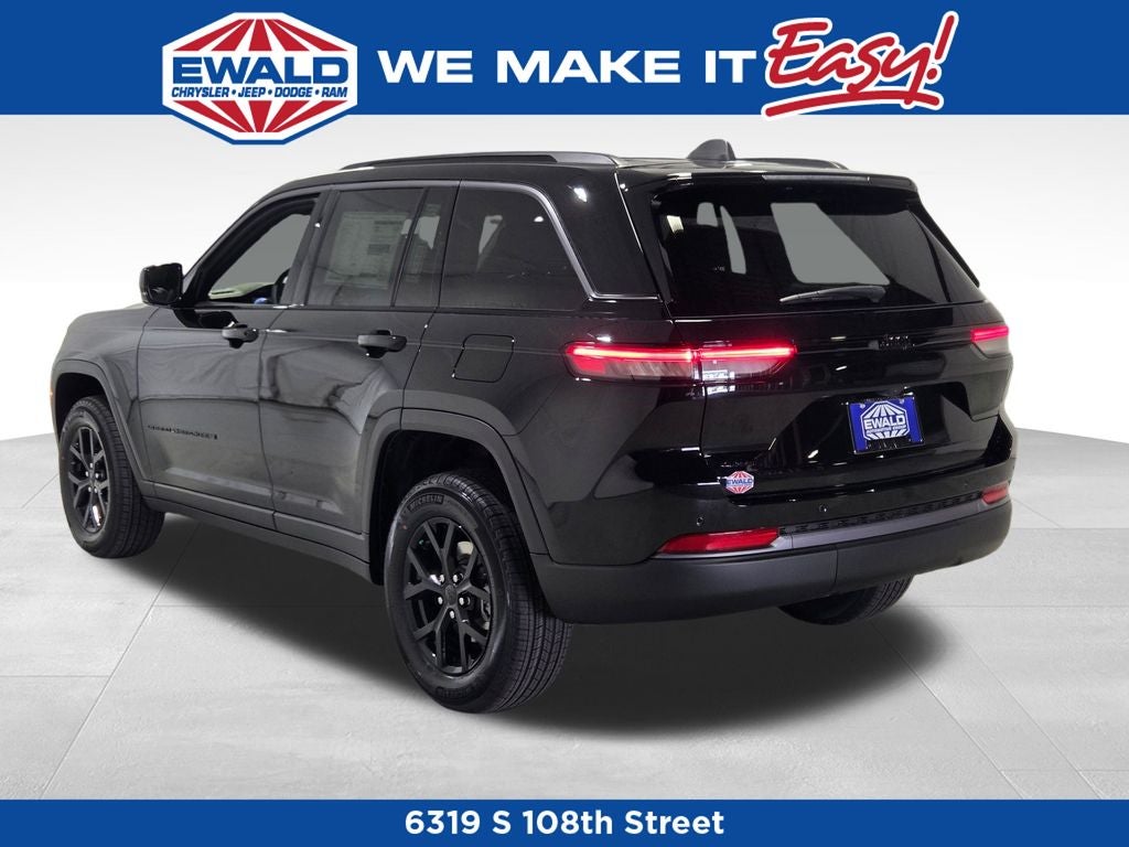 2026 Jeep Grand Cherokee Laredo Altitude