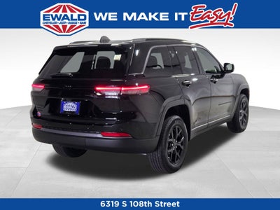 2026 Jeep Grand Cherokee Laredo Altitude