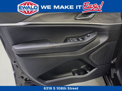 2026 Jeep Grand Cherokee Laredo Altitude