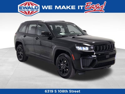 2026 Jeep Grand Cherokee Laredo Altitude