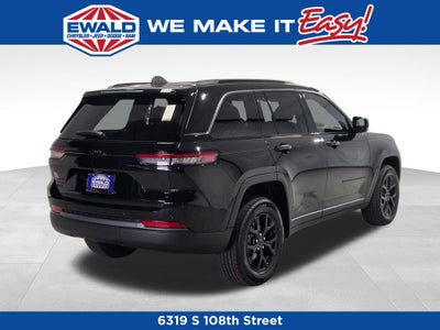 2026 Jeep Grand Cherokee Laredo Altitude