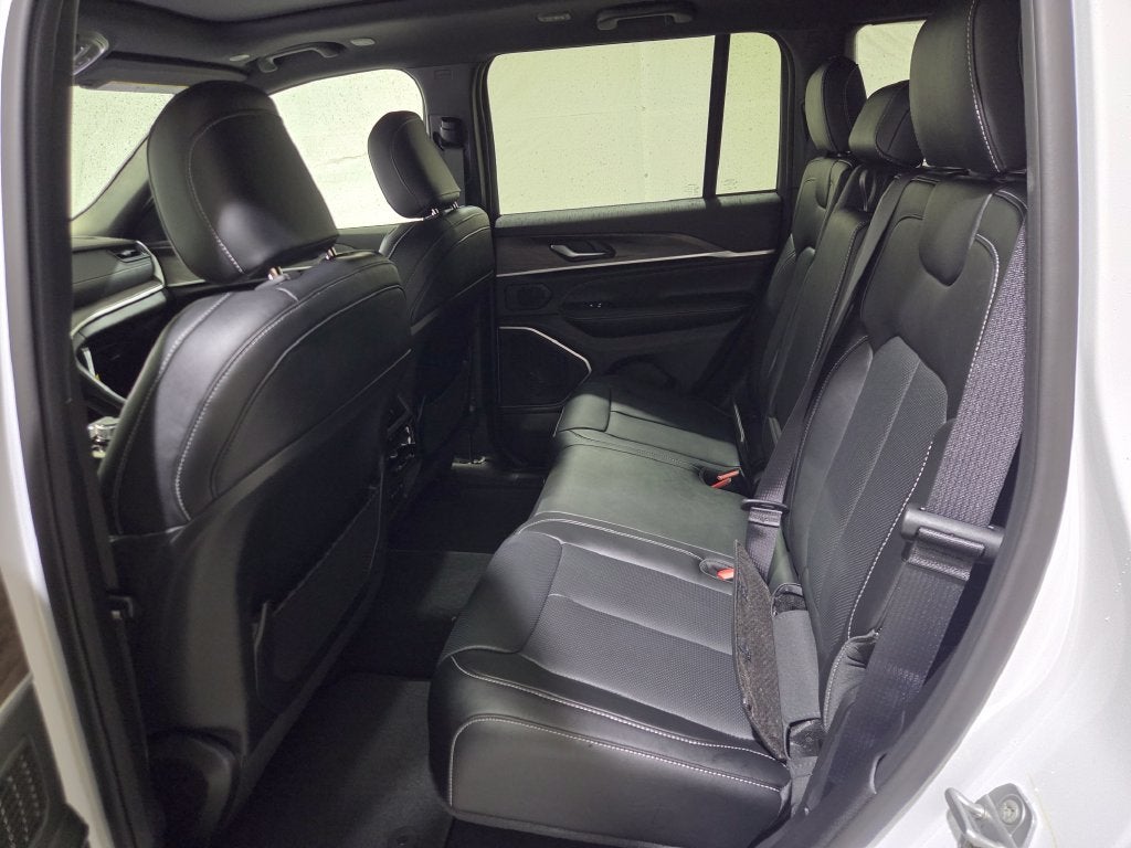 2027 Jeep Grand Cherokee Limited Reserve