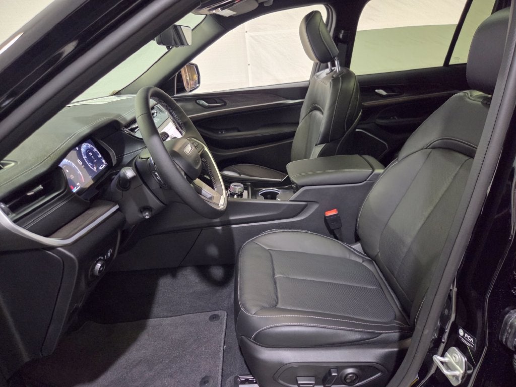 2027 Jeep Grand Cherokee Limited Reserve