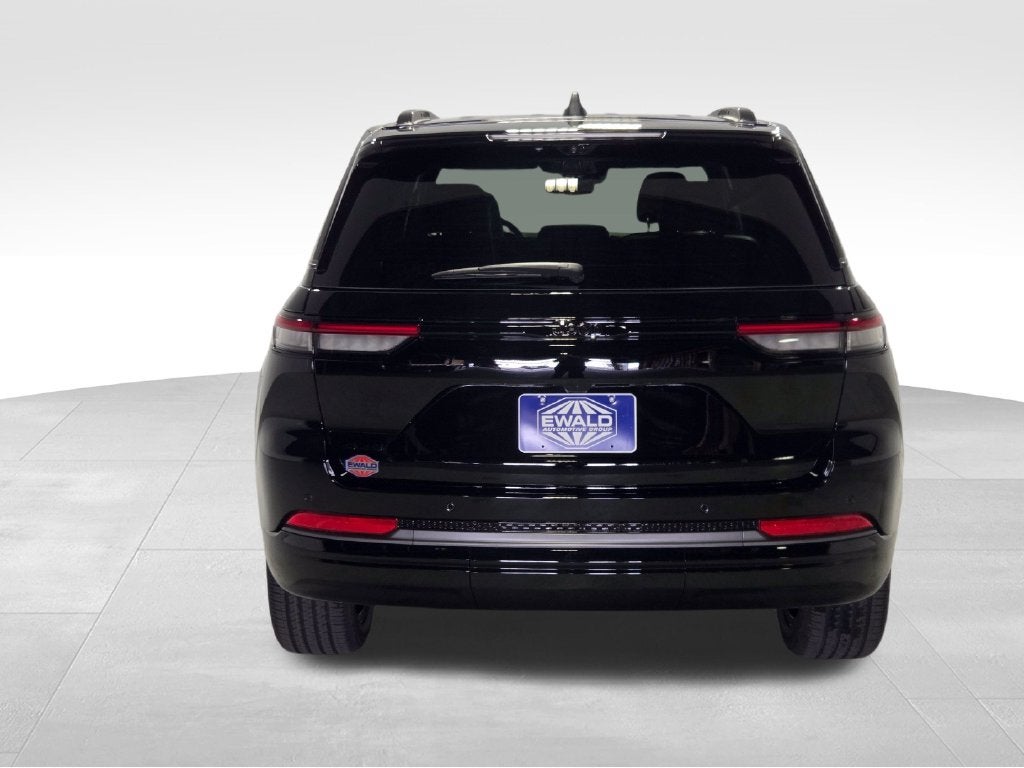 2027 Jeep Grand Cherokee Limited Reserve