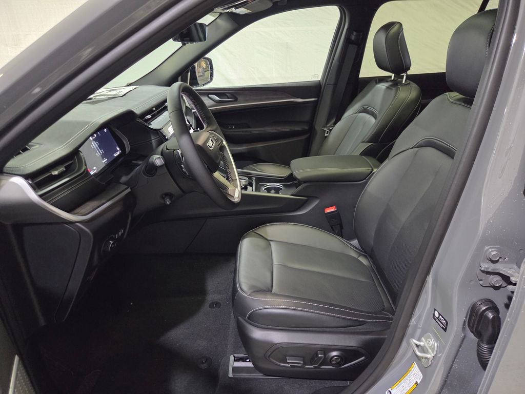 2027 Jeep Grand Cherokee Limited Reserve