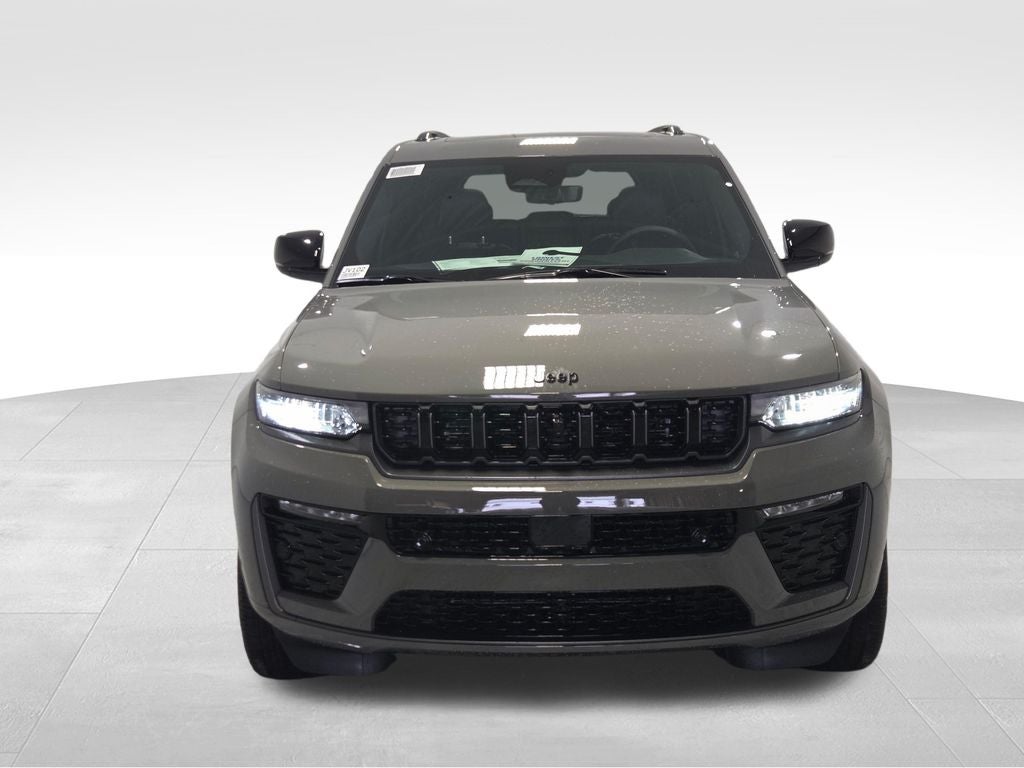 2027 Jeep Grand Cherokee Limited Reserve