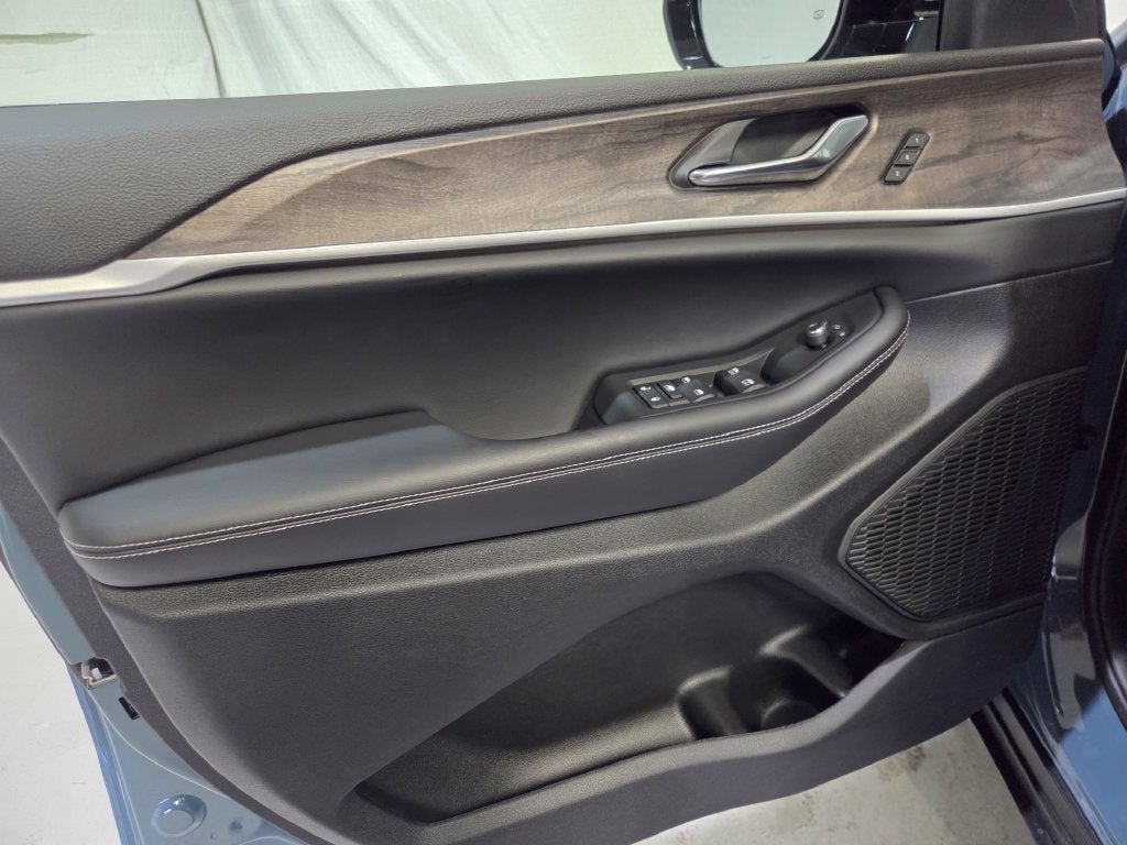 2027 Jeep Grand Cherokee L Limited