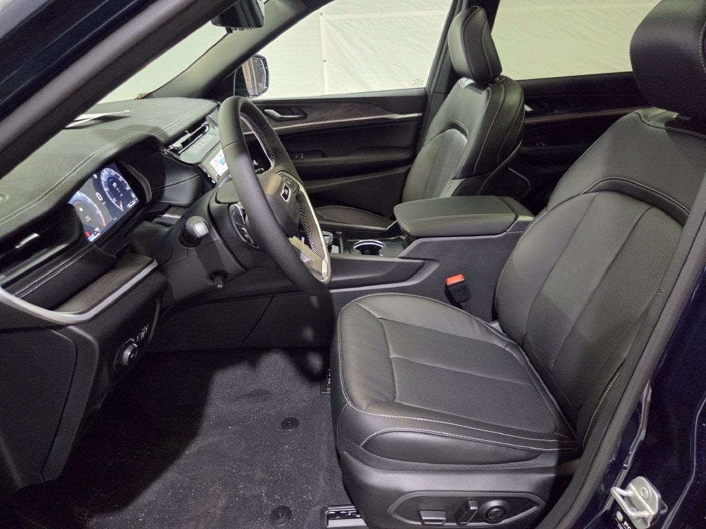 2027 Jeep Grand Cherokee L Limited Reserve