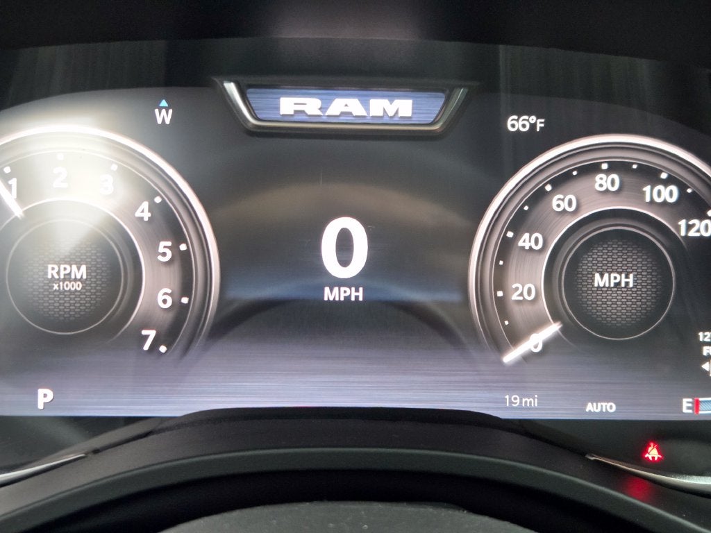 2026 RAM 1500 Big Horn/Lone Star HEMI 650 Supercharger
