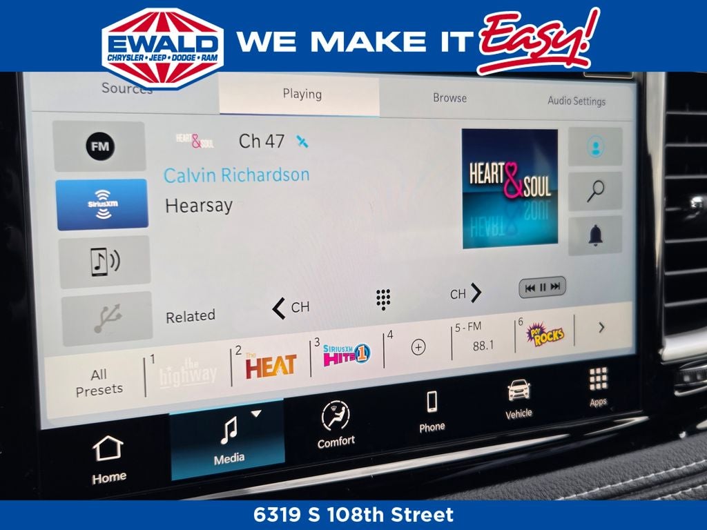 2026 Chrysler Pacifica Select