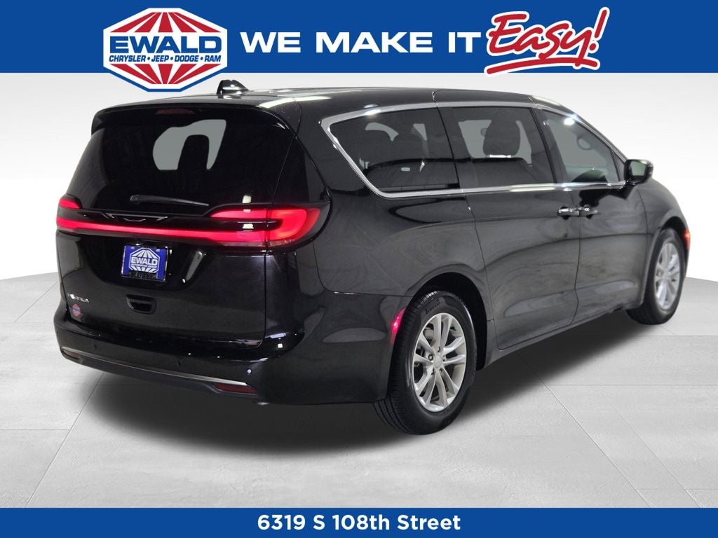 2027 Chrysler Pacifica Select