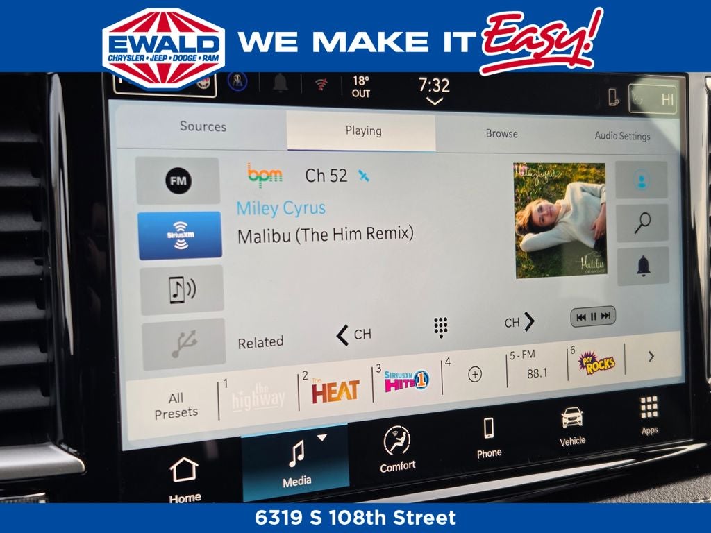 2026 Chrysler Pacifica Select