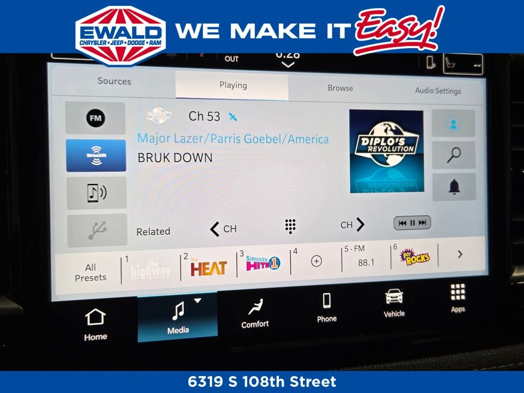 2026 Chrysler Pacifica Select