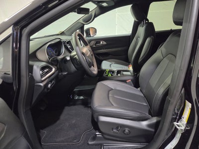 2027 Chrysler Pacifica LX