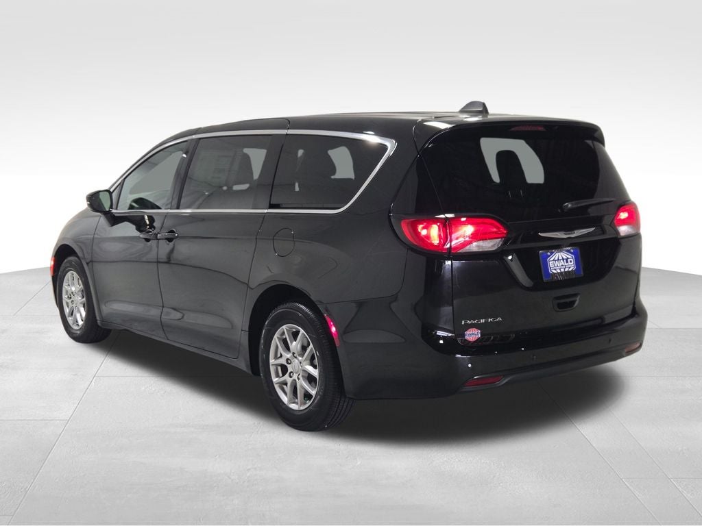 2027 Chrysler Pacifica LX