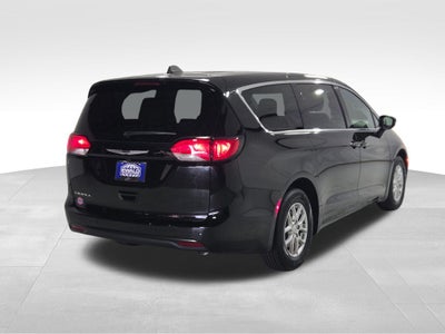 2027 Chrysler Pacifica LX