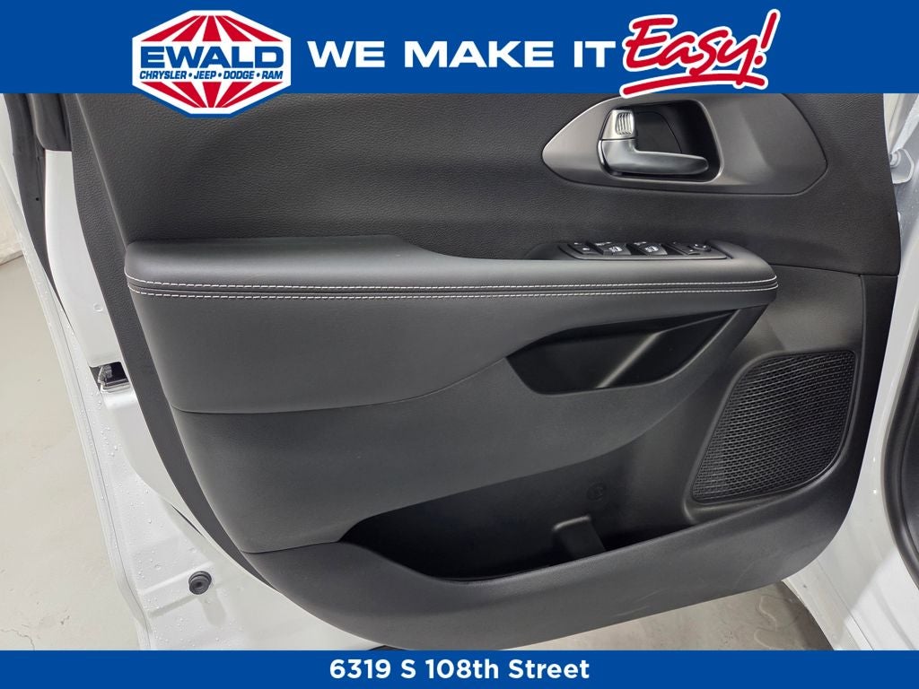 2026 Chrysler Voyager LX