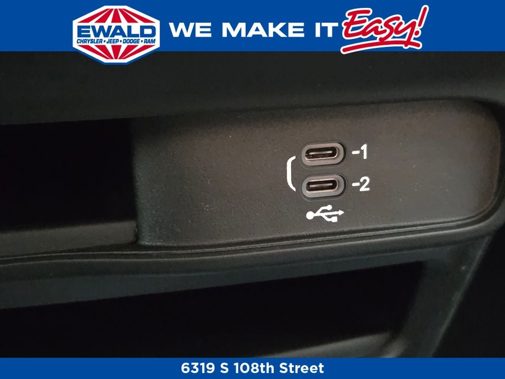 2026 Chrysler Voyager LX