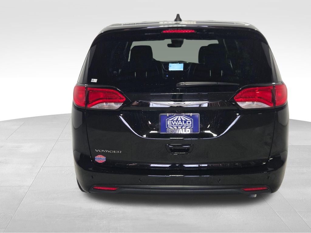 2026 Chrysler Voyager LX