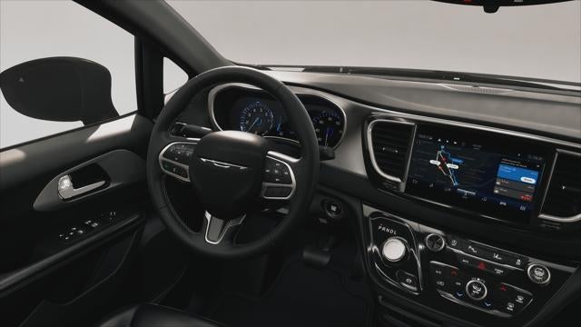2027 Chrysler Pacifica LX