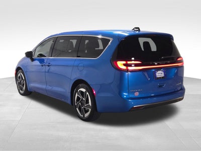 2027 Chrysler Pacifica Limited