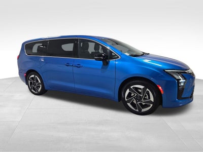 2027 Chrysler Pacifica Limited