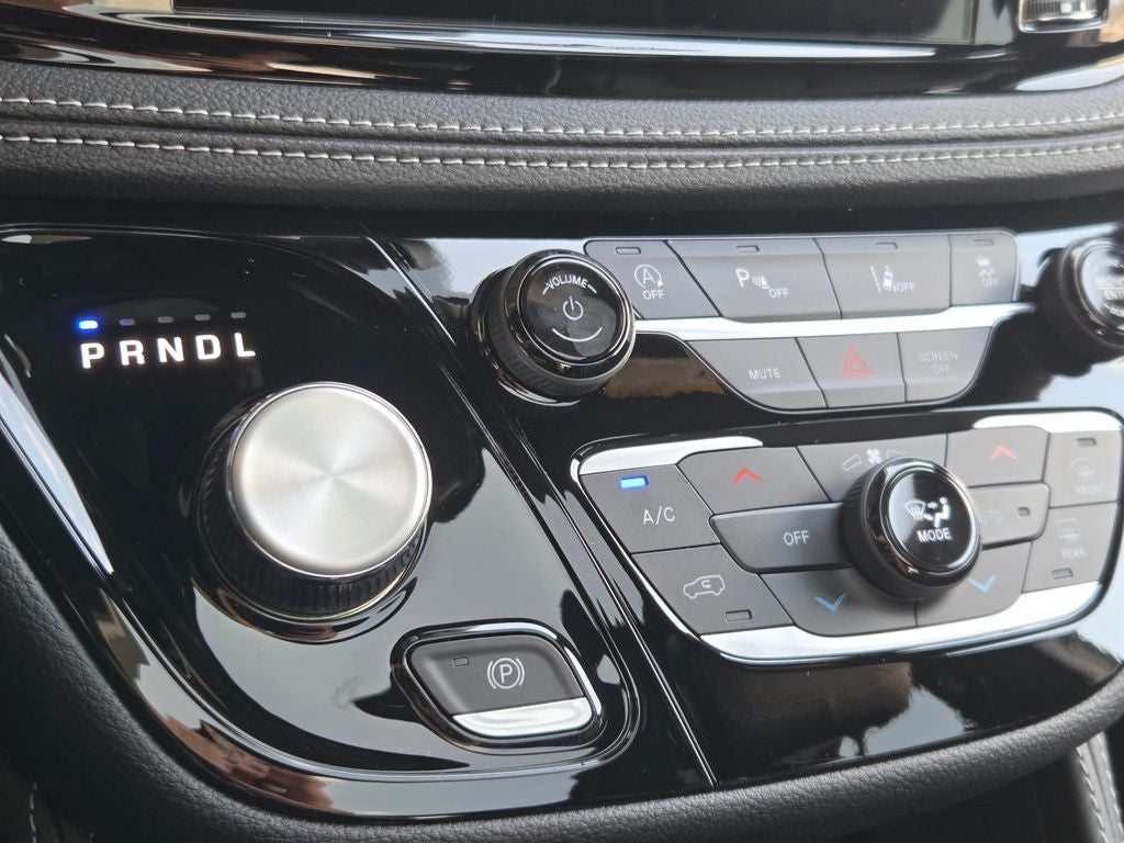 2027 Chrysler Pacifica Limited