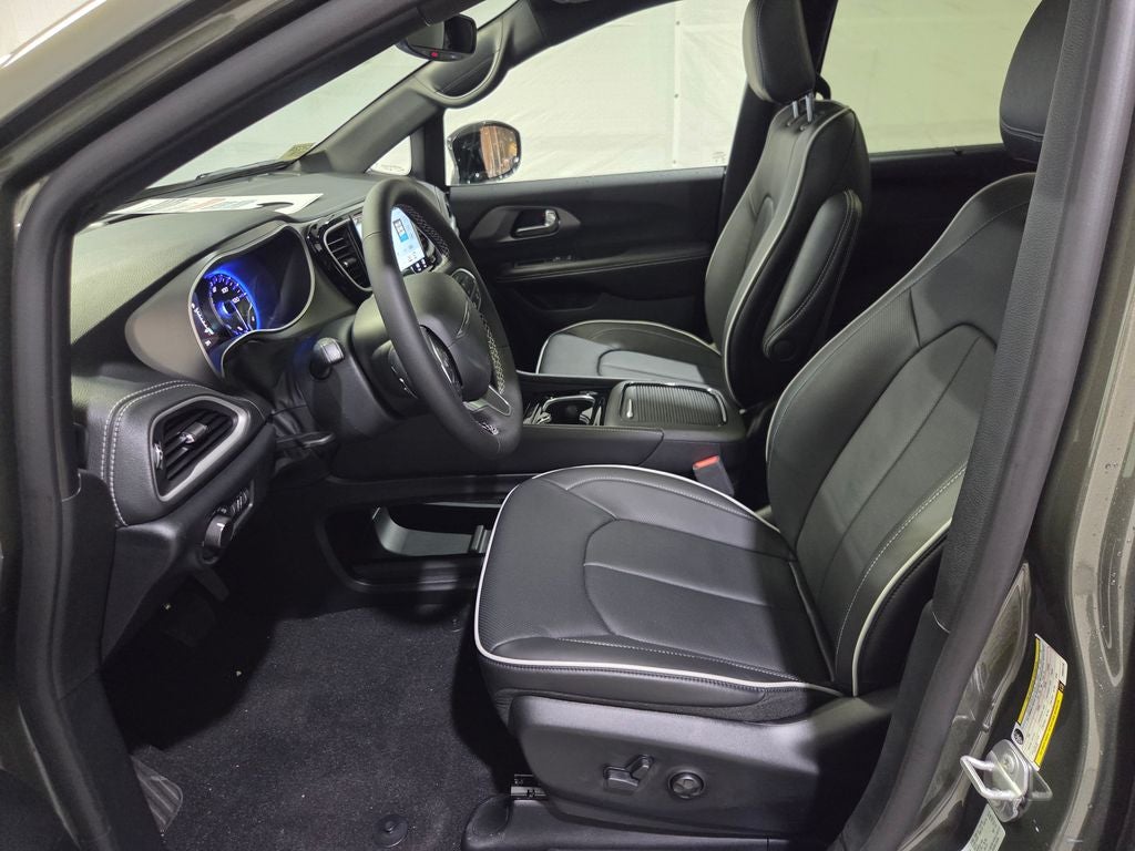 2027 Chrysler Pacifica Limited