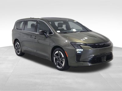 2027 Chrysler Pacifica Limited