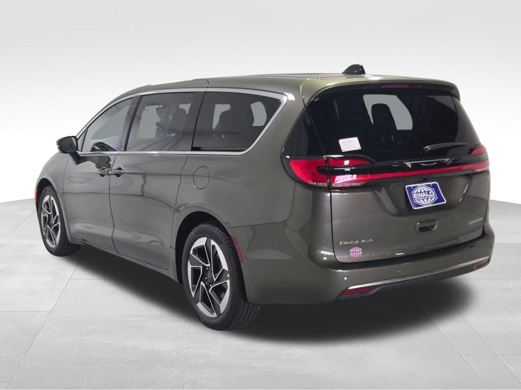 2027 Chrysler Pacifica Limited