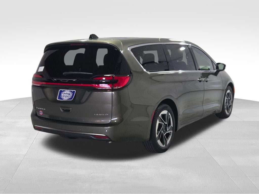 2027 Chrysler Pacifica Limited