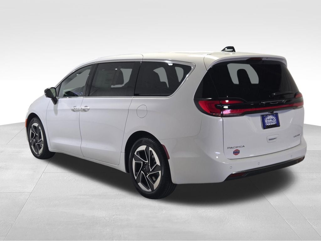 2027 Chrysler Pacifica Limited