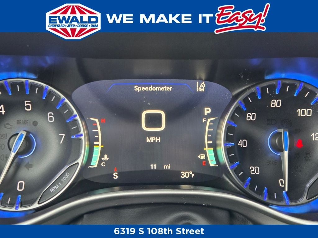 2026 Chrysler Pacifica Select