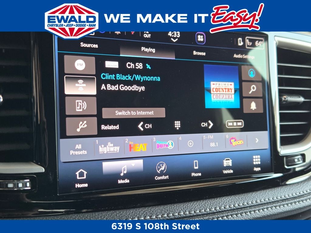 2027 Chrysler Pacifica Select
