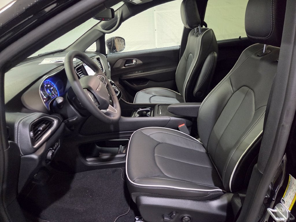 2027 Chrysler Pacifica Limited
