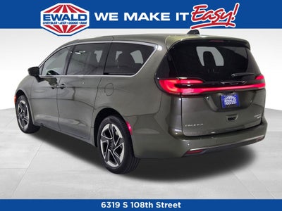 2027 Chrysler Pacifica Limited