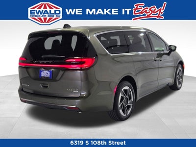 2027 Chrysler Pacifica Limited