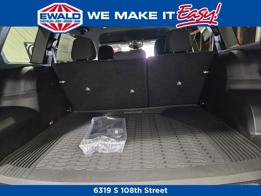 2026 Jeep Cherokee Laredo