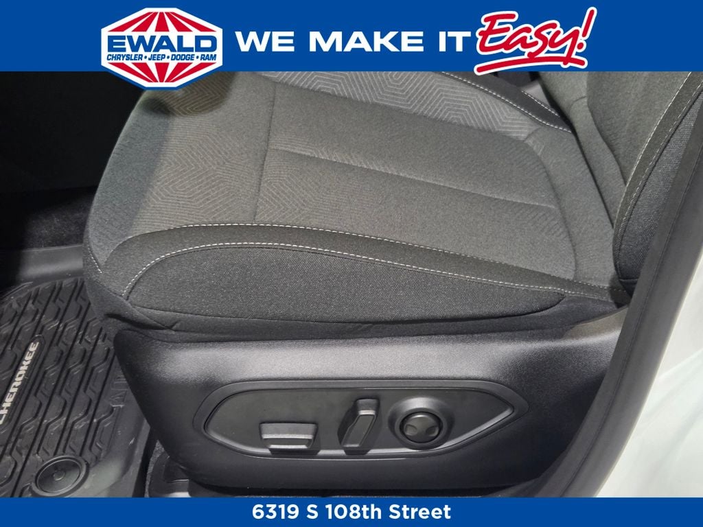 2026 Jeep Cherokee Laredo