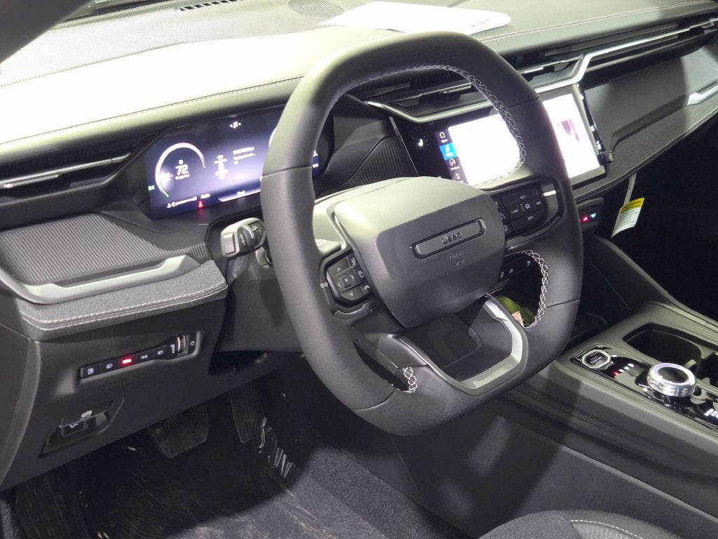 2027 Jeep Cherokee Laredo